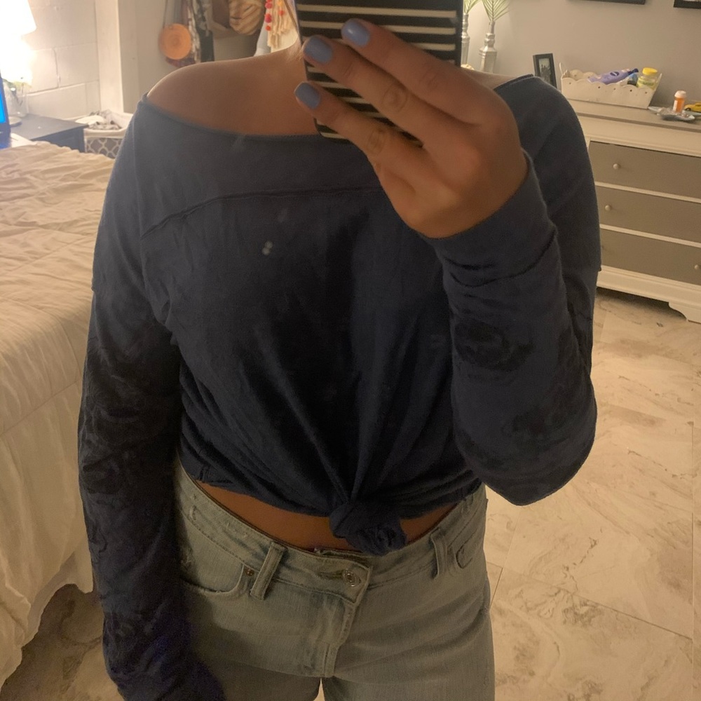 Cold shoulder long sleeve top.